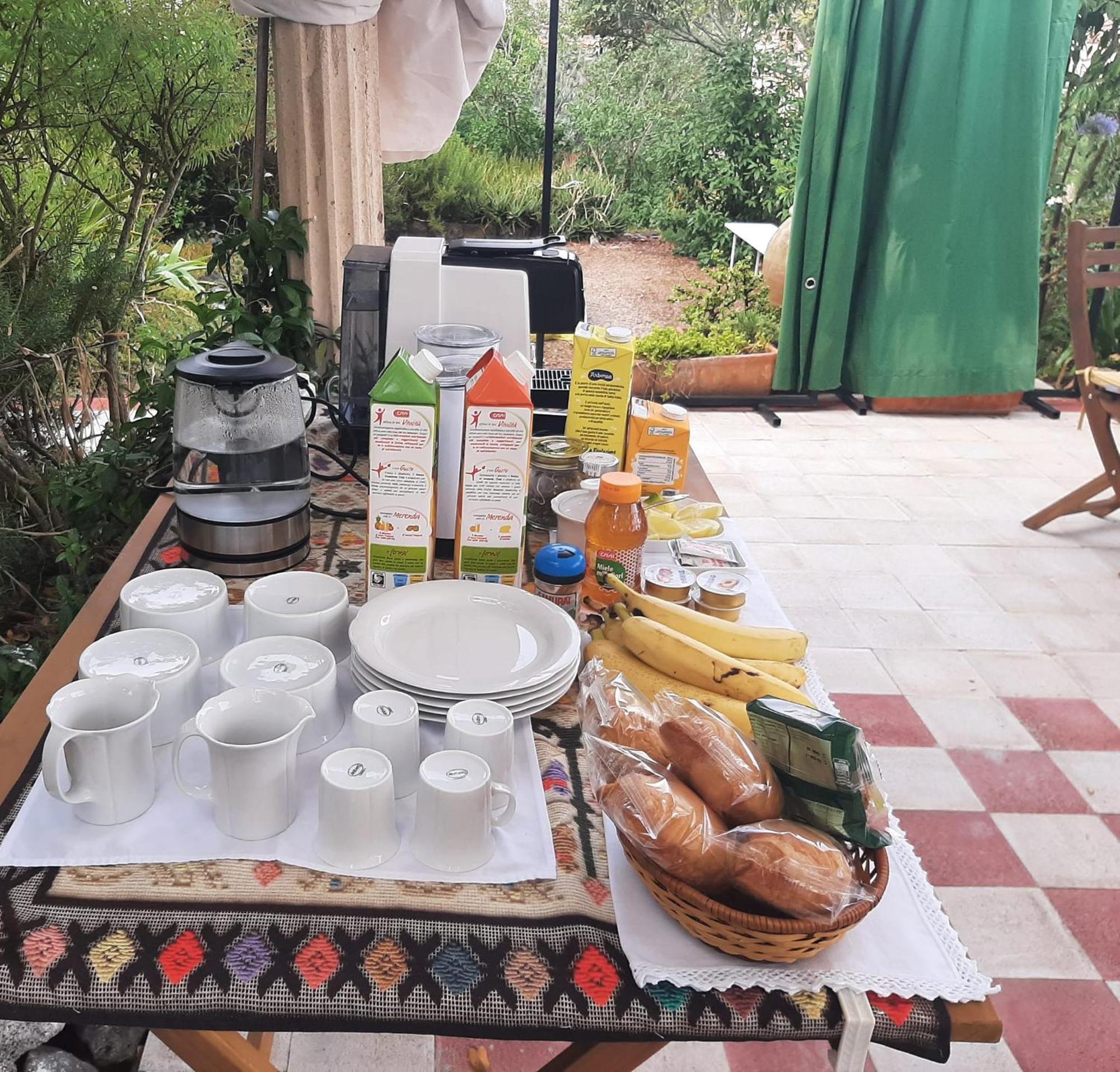 B&B Il Giardino Del Barone Pozzomaggiore Экстерьер фото